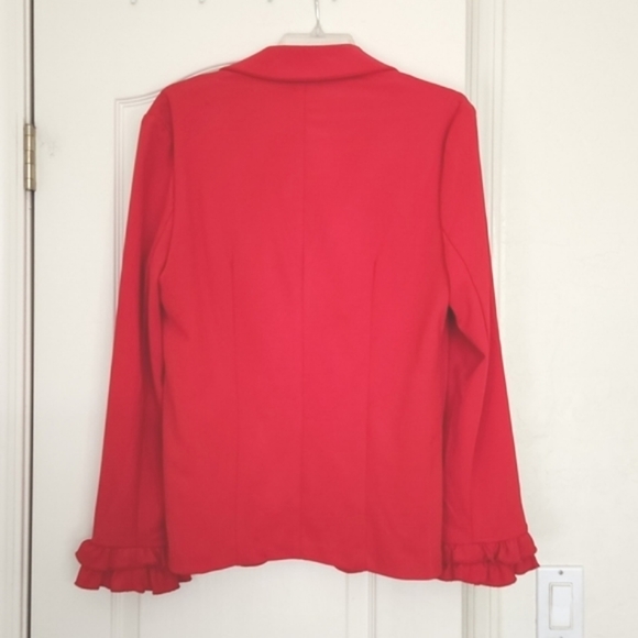 🌻 Soho Apparel Ltd. Ruffle Cuff Red Blazer. Size L - Picture 8 of 8